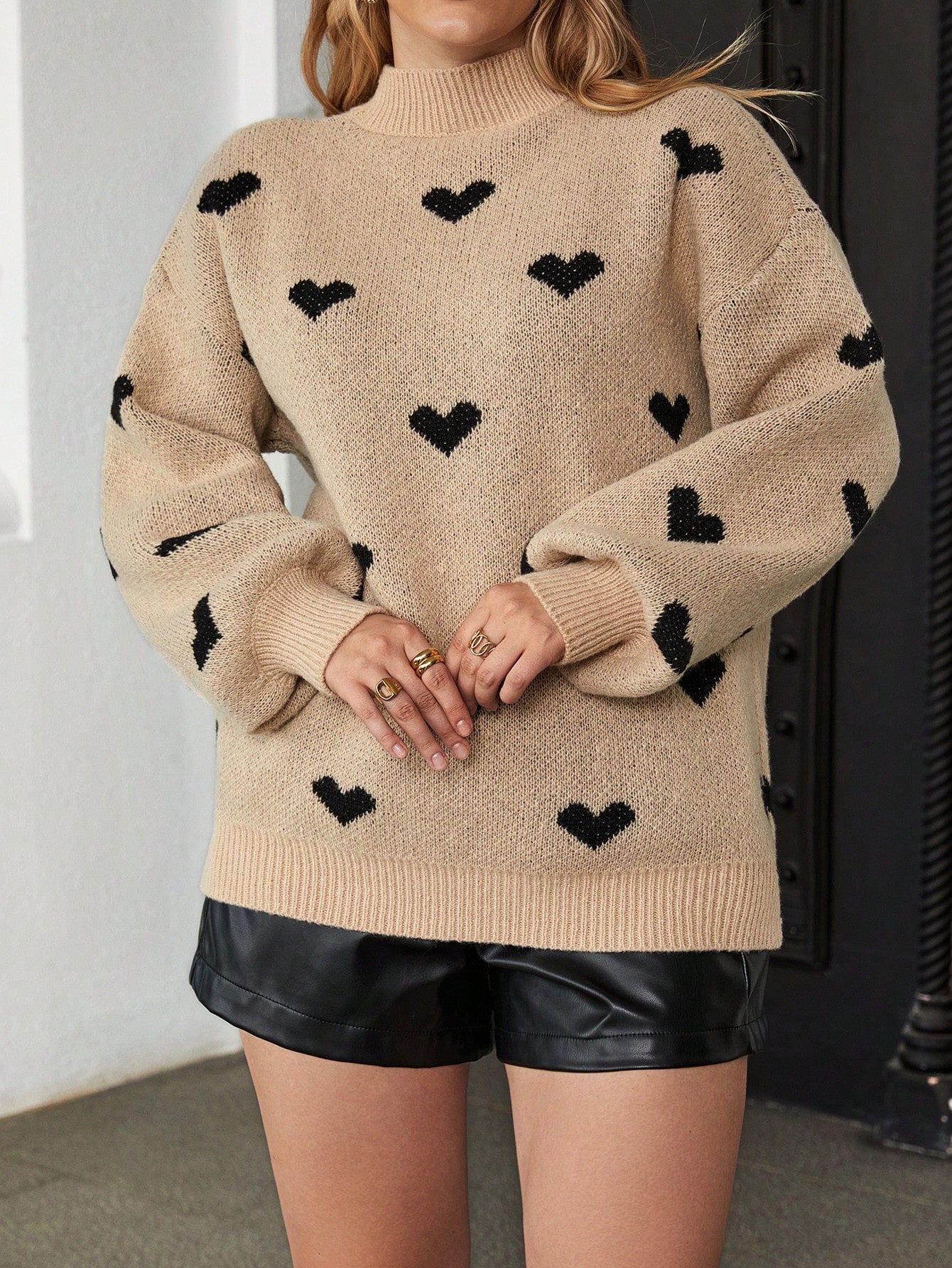 Suéter Plus Size Feminino Tricô Ombro Caído com Estampa de Coração