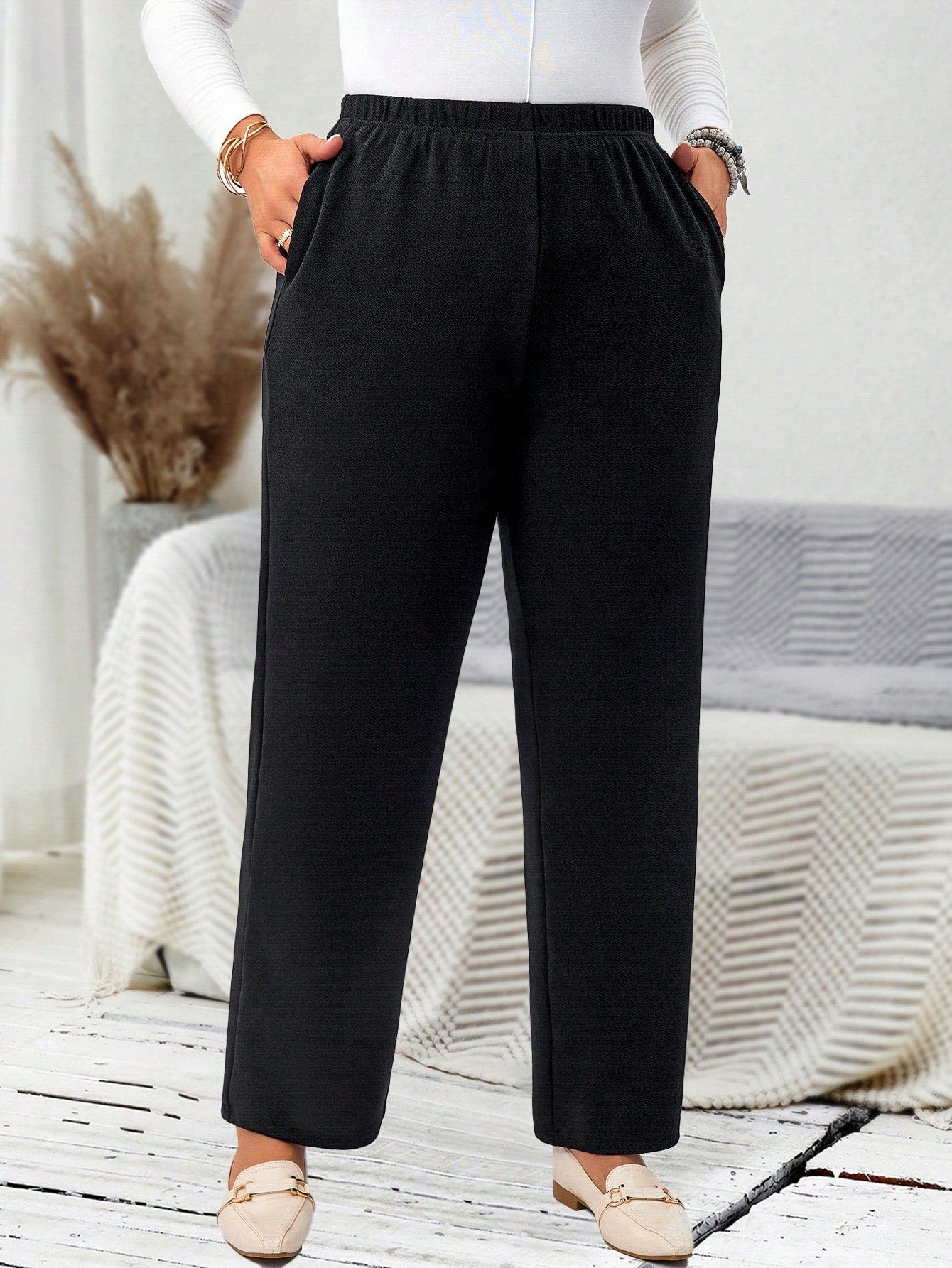Calça Plus Size Reta com Cintura Elástica