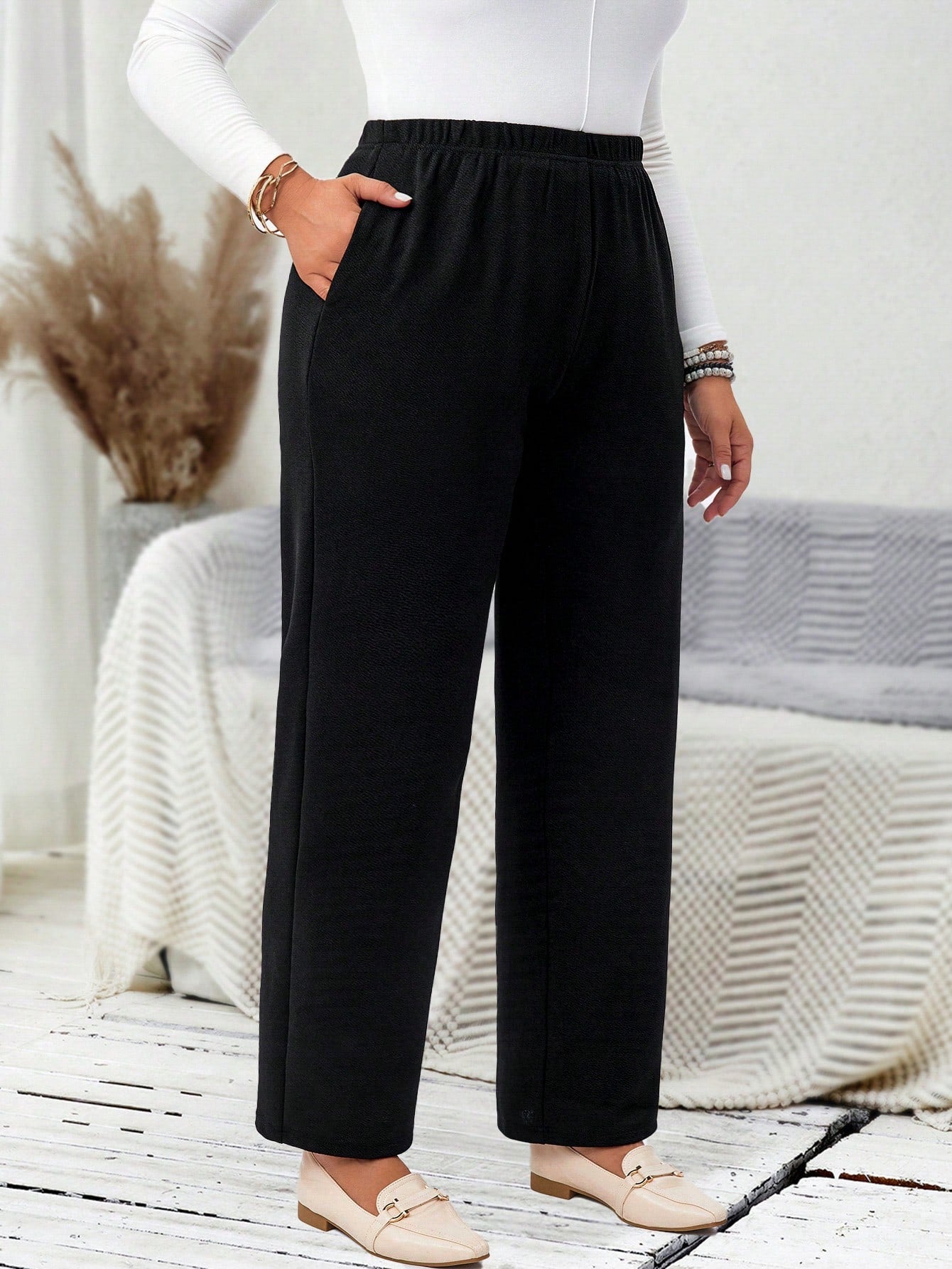 Calça Plus Size Reta com Cintura Elástica