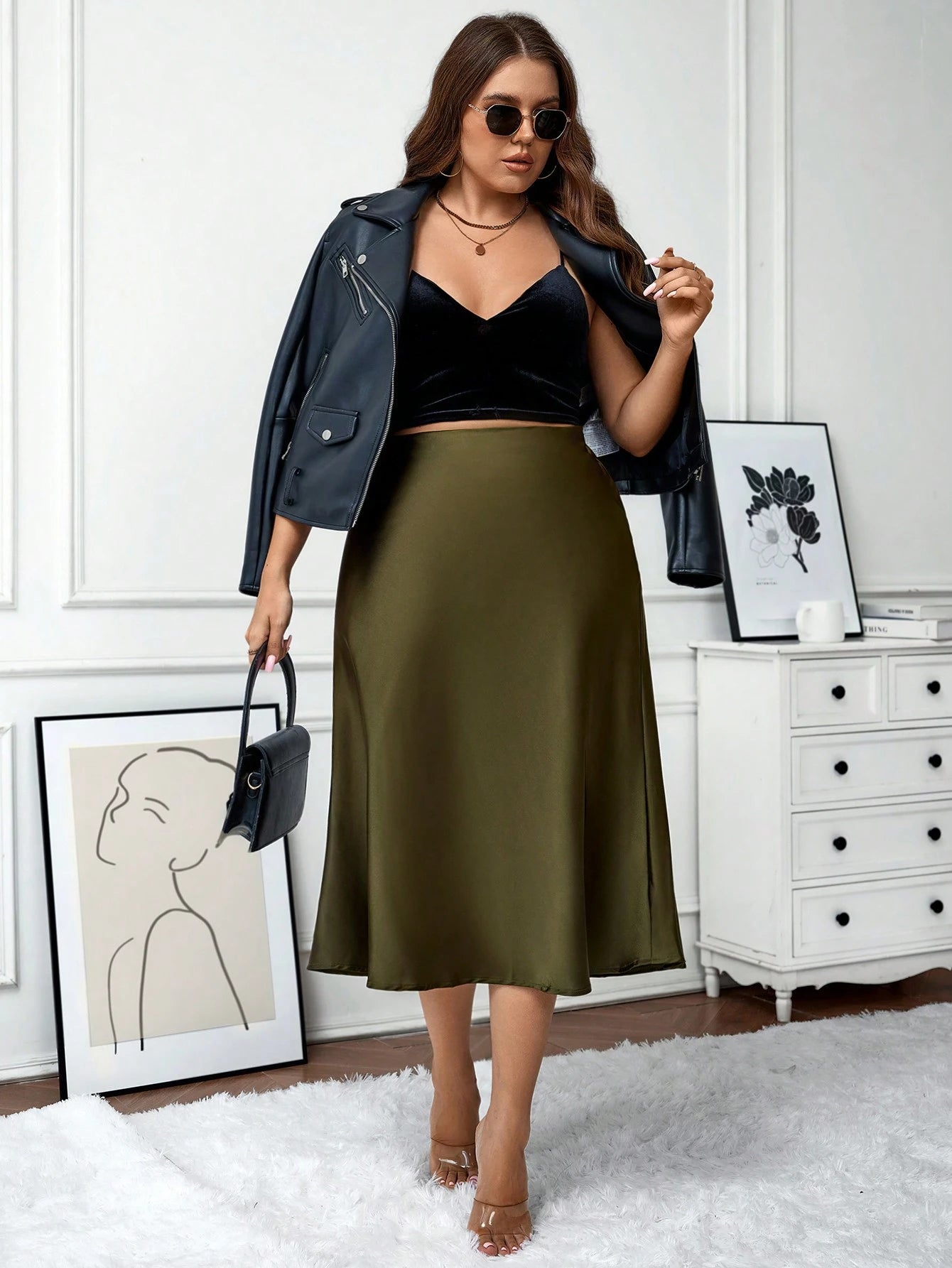 Saia Plus Size Midi em Cetim 