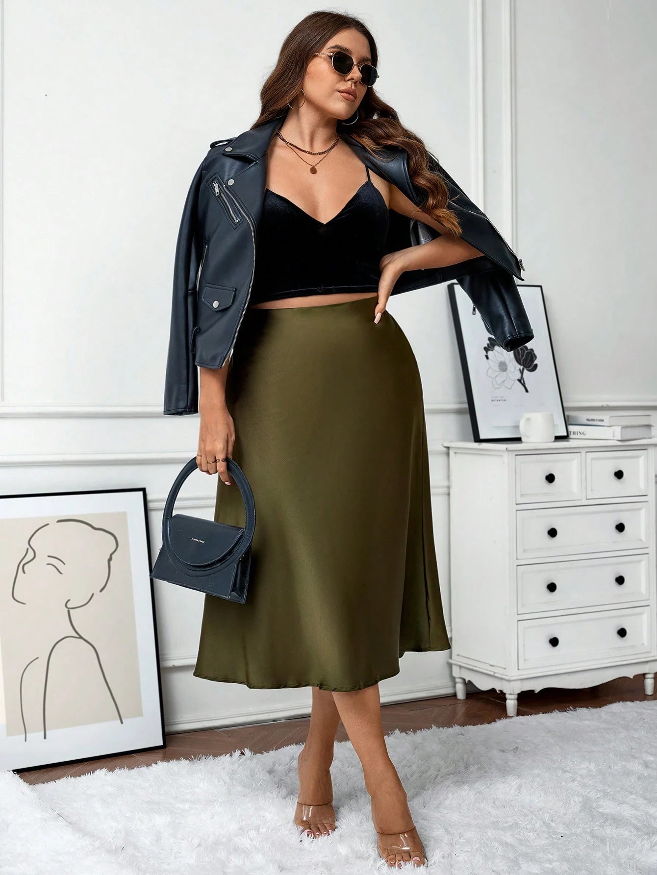 Saia Plus Size Midi em Cetim 