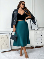 Saia Plus Size Midi em Cetim 