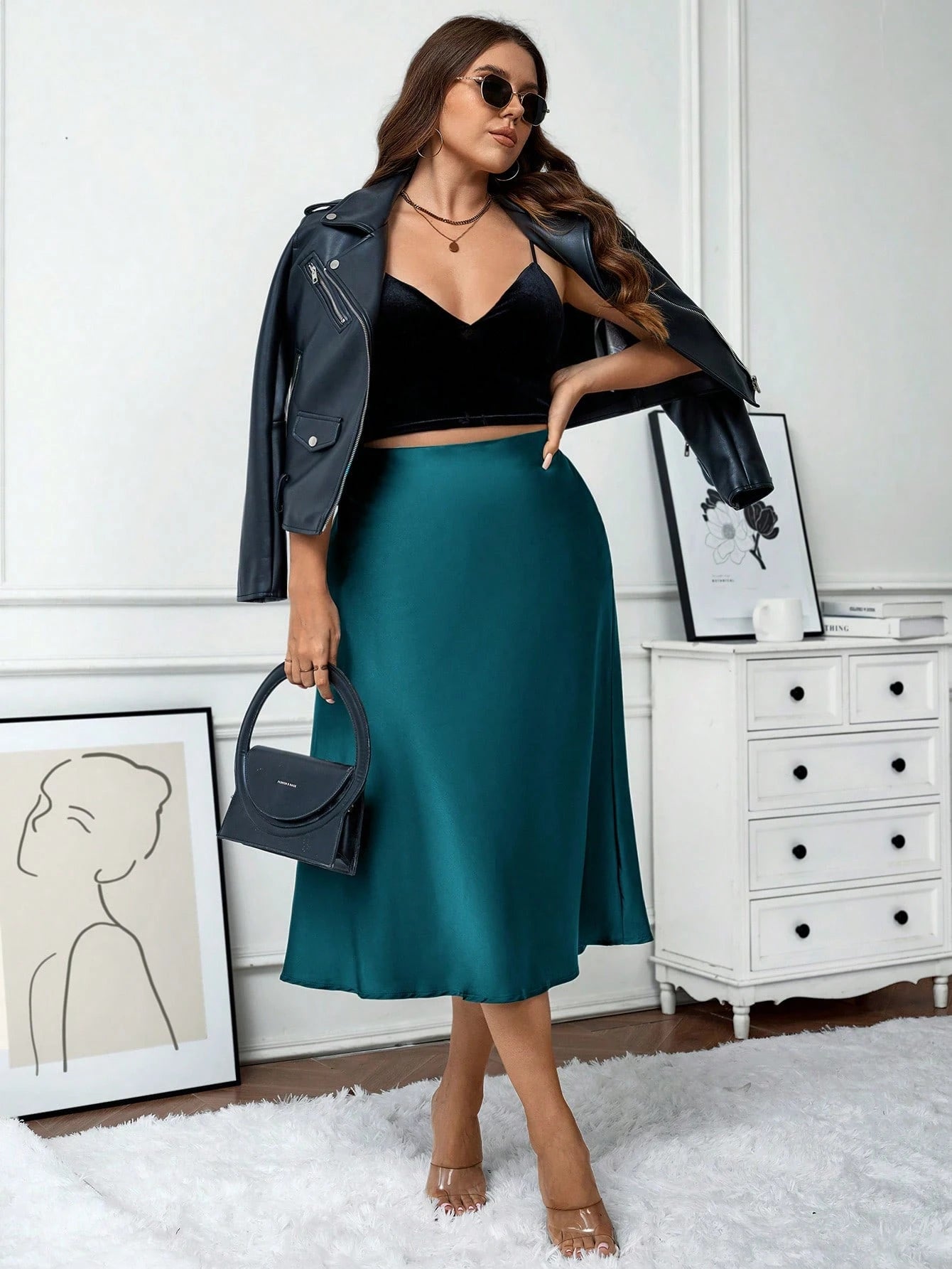 Saia Plus Size Midi em Cetim 