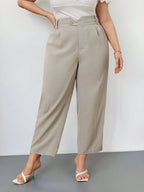 Calça de Alfaiataria Plus Size Feminina Reta com Cintura Elástica