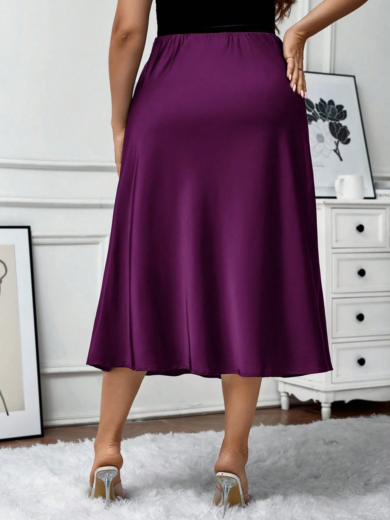 Saia Plus Size Midi em Cetim 