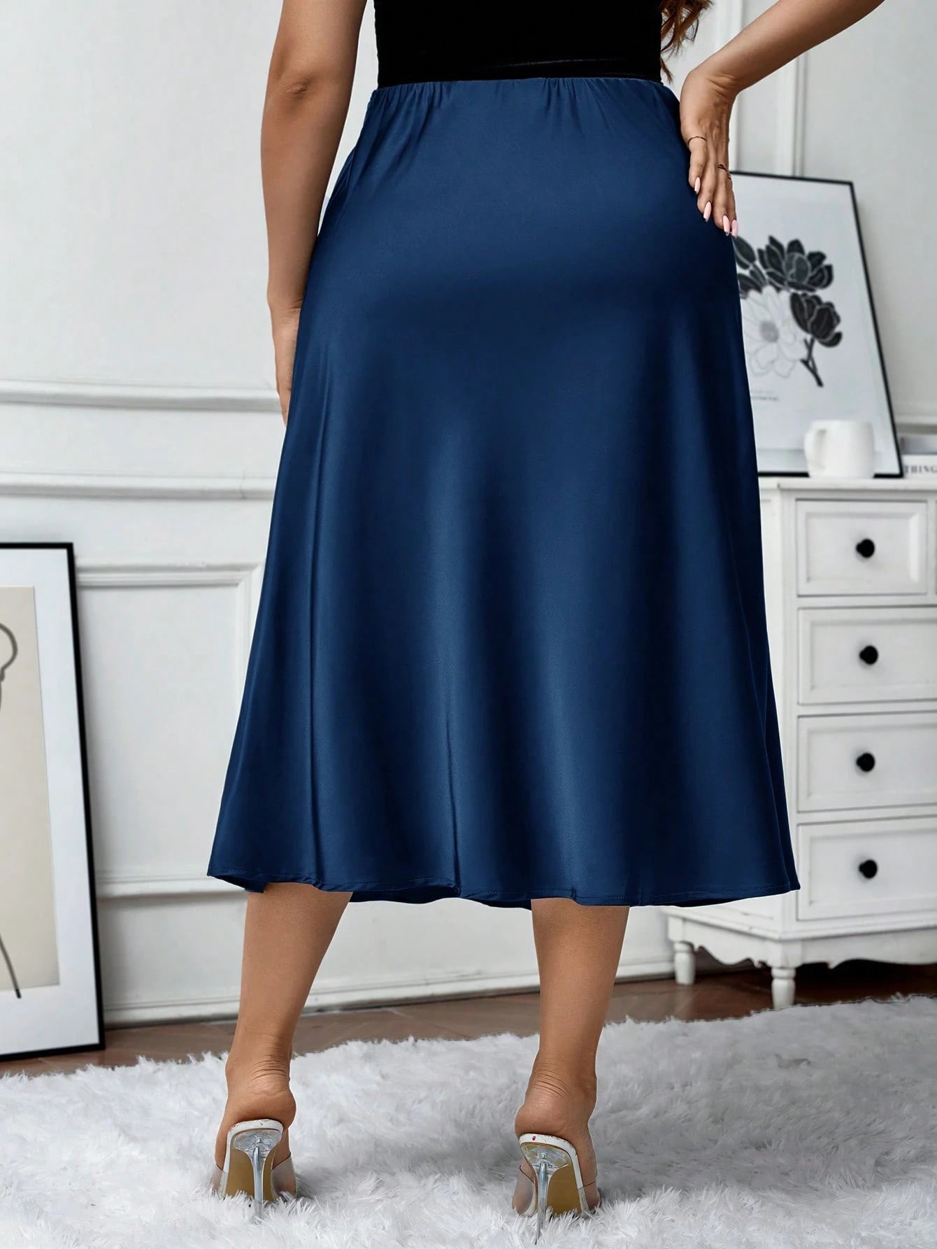 Saia Plus Size Midi em Cetim 