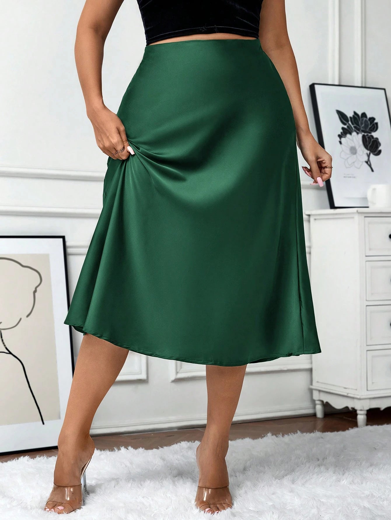 Saia Plus Size Midi em Cetim 