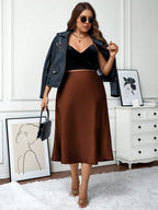 Saia Plus Size Midi em Cetim 