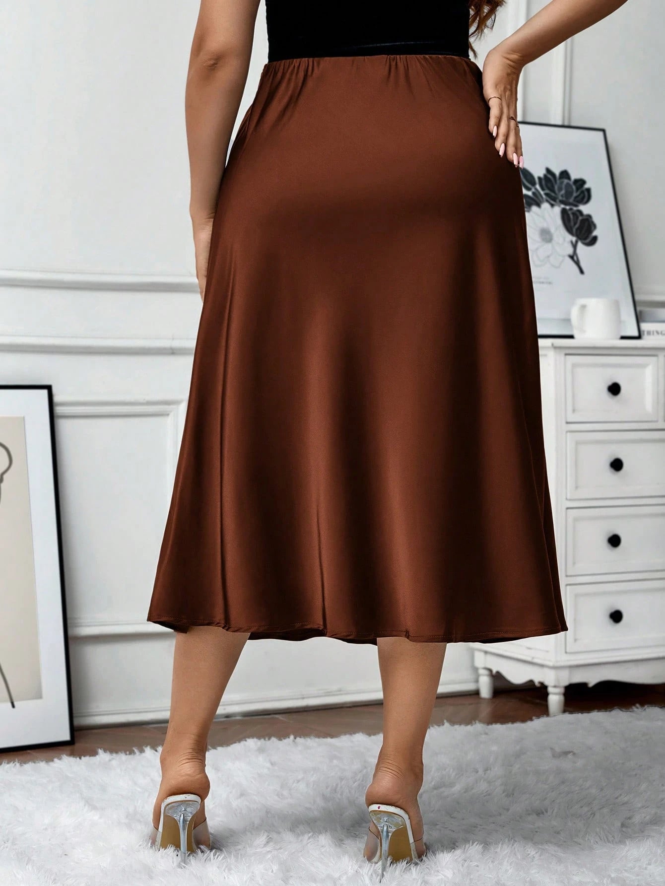Saia Plus Size Midi em Cetim 