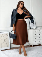 Saia Plus Size Midi em Cetim 