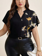 Blusa Plus Size Manga Curta Estampa Floral com Decote V