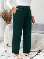 Calça Plus Size Reta com Cintura Elástica