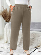 Calça Plus Size Reta com Cintura Elástica