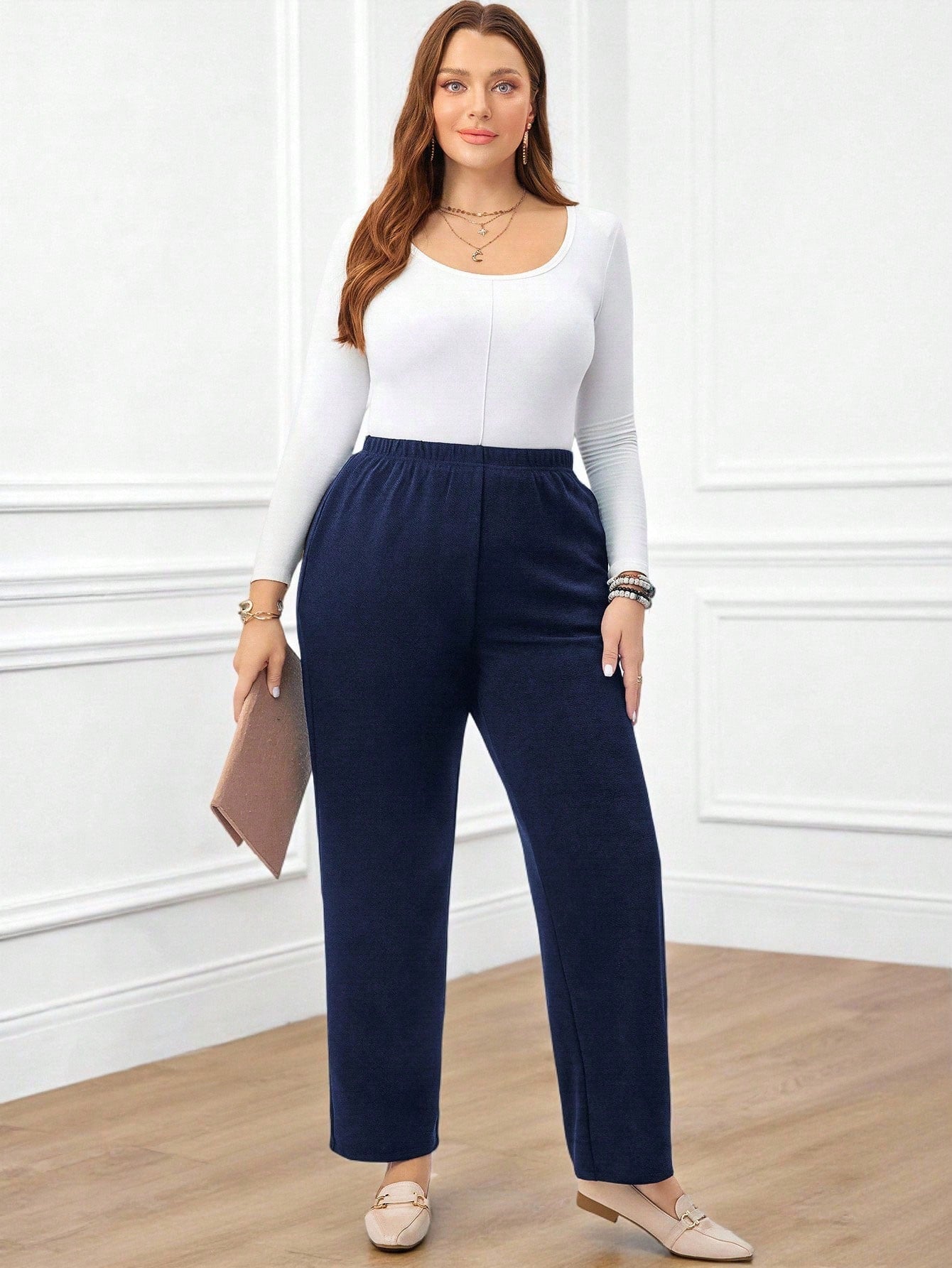 Calça Plus Size Reta com Cintura Elástica