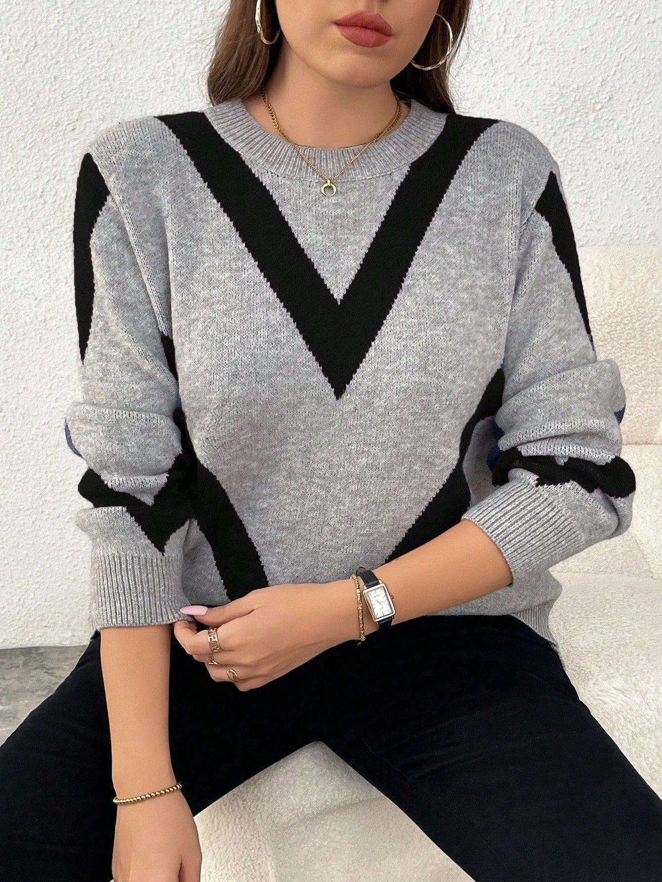 Suéter Plus Size Feminino Detalhe em V