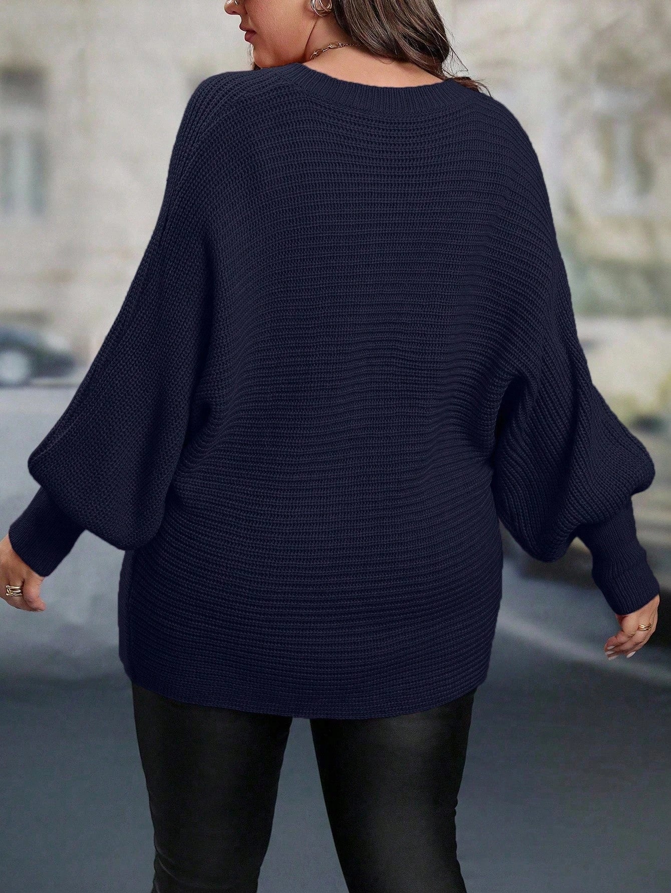 Suéter Feminino Plus Size Longo com Decote V 