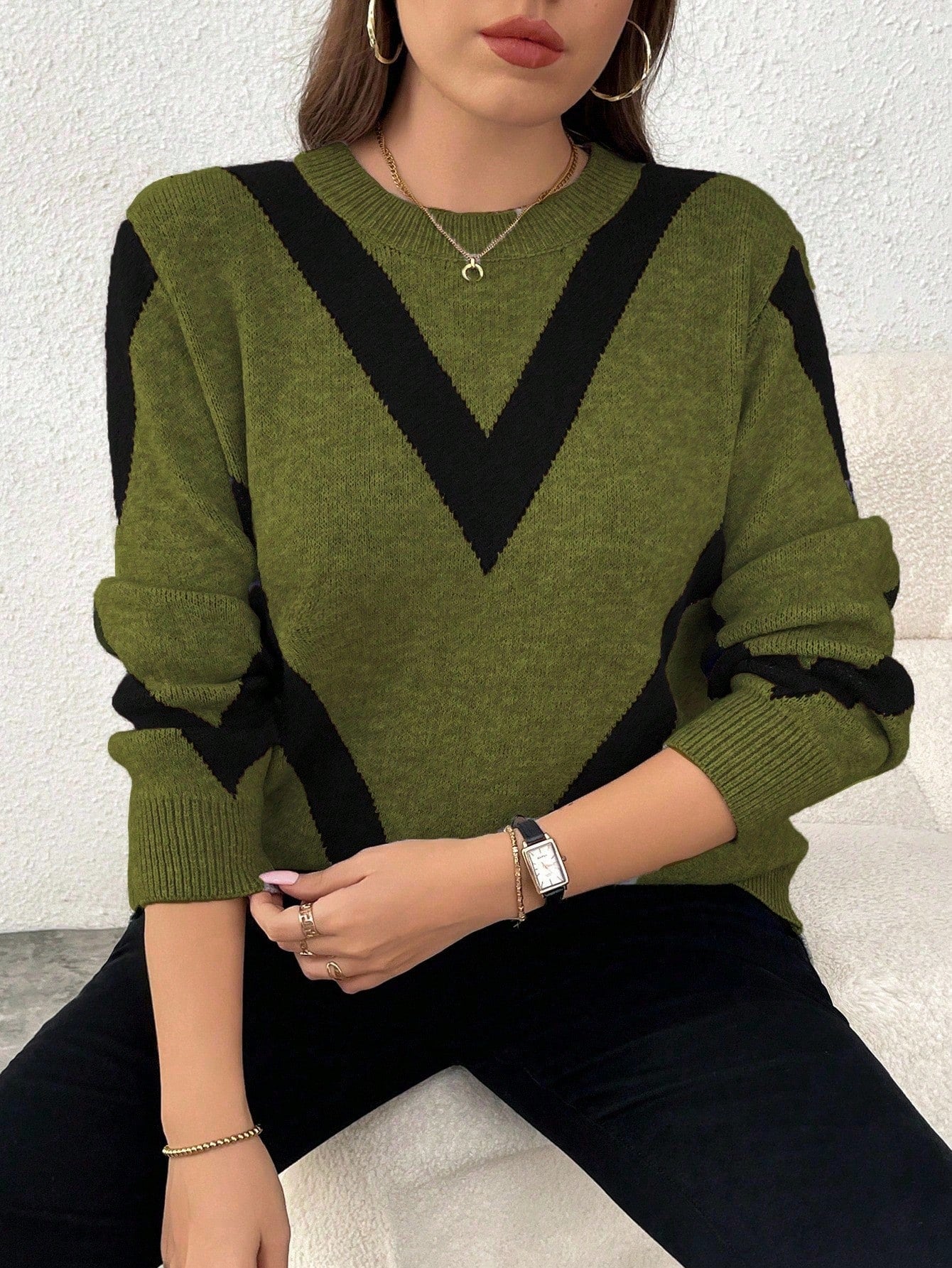Suéter Plus Size Feminino Detalhe em V