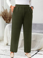 Calça Plus Size Reta com Cintura Elástica