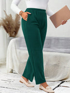 Calça Plus Size Reta com Cintura Elástica