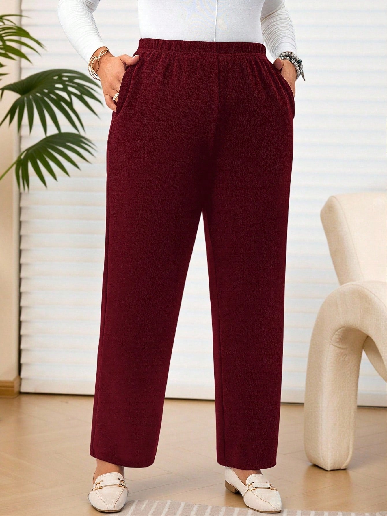 Calça Plus Size Reta com Cintura Elástica