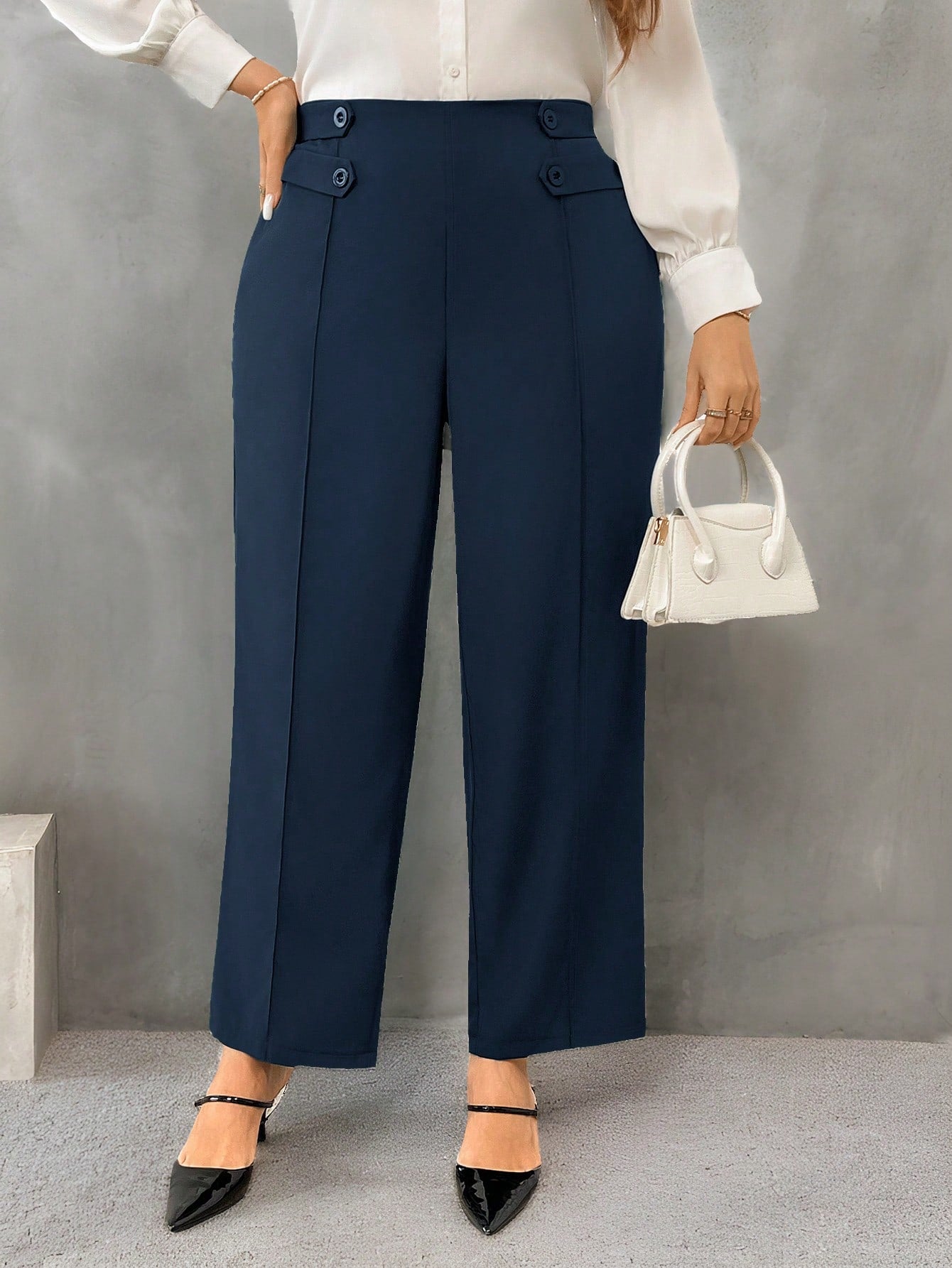 Calça Plus Size Social Reta com Cintura Alta