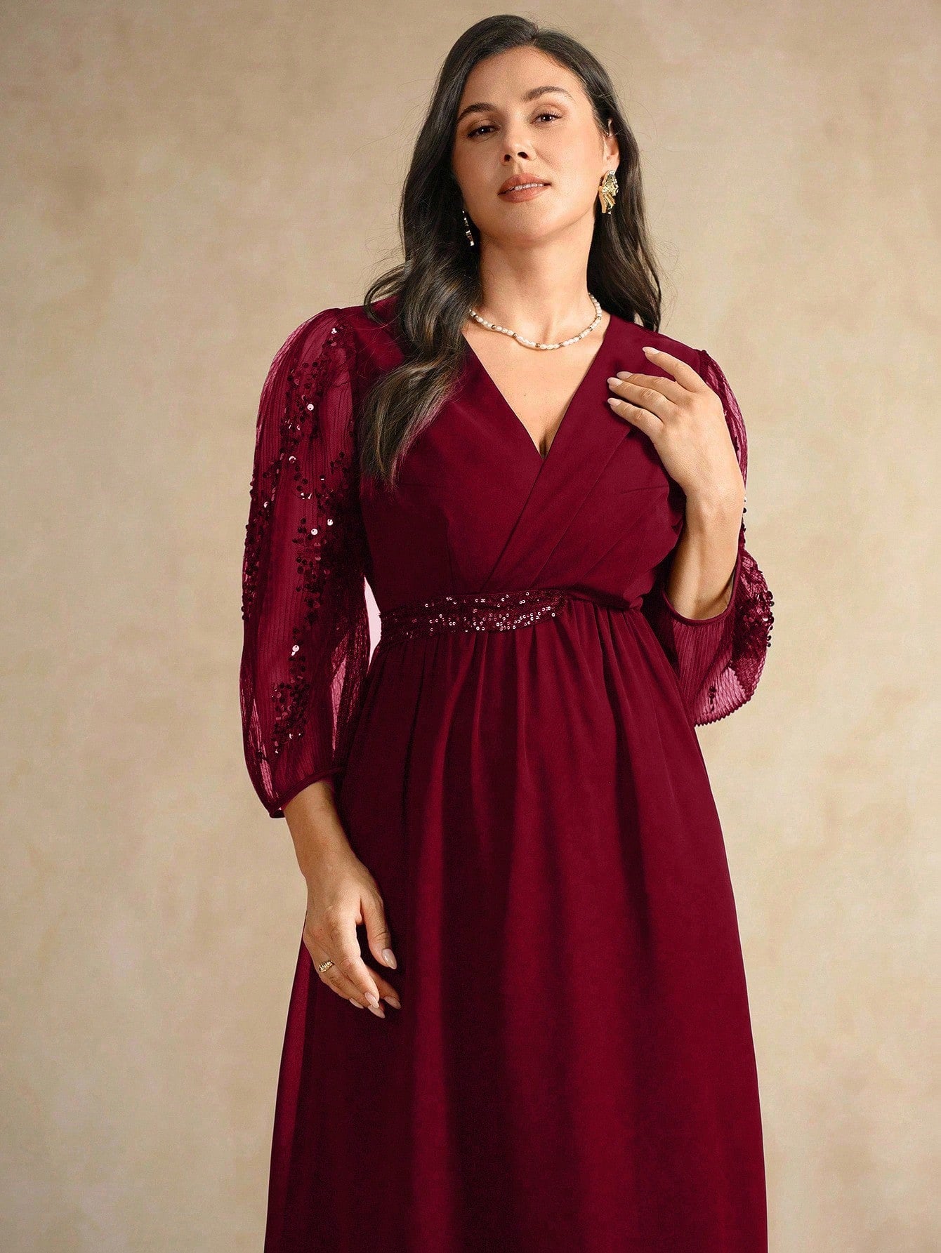 Vestido Plus Size Longo Elegante Bordado Meia Manga