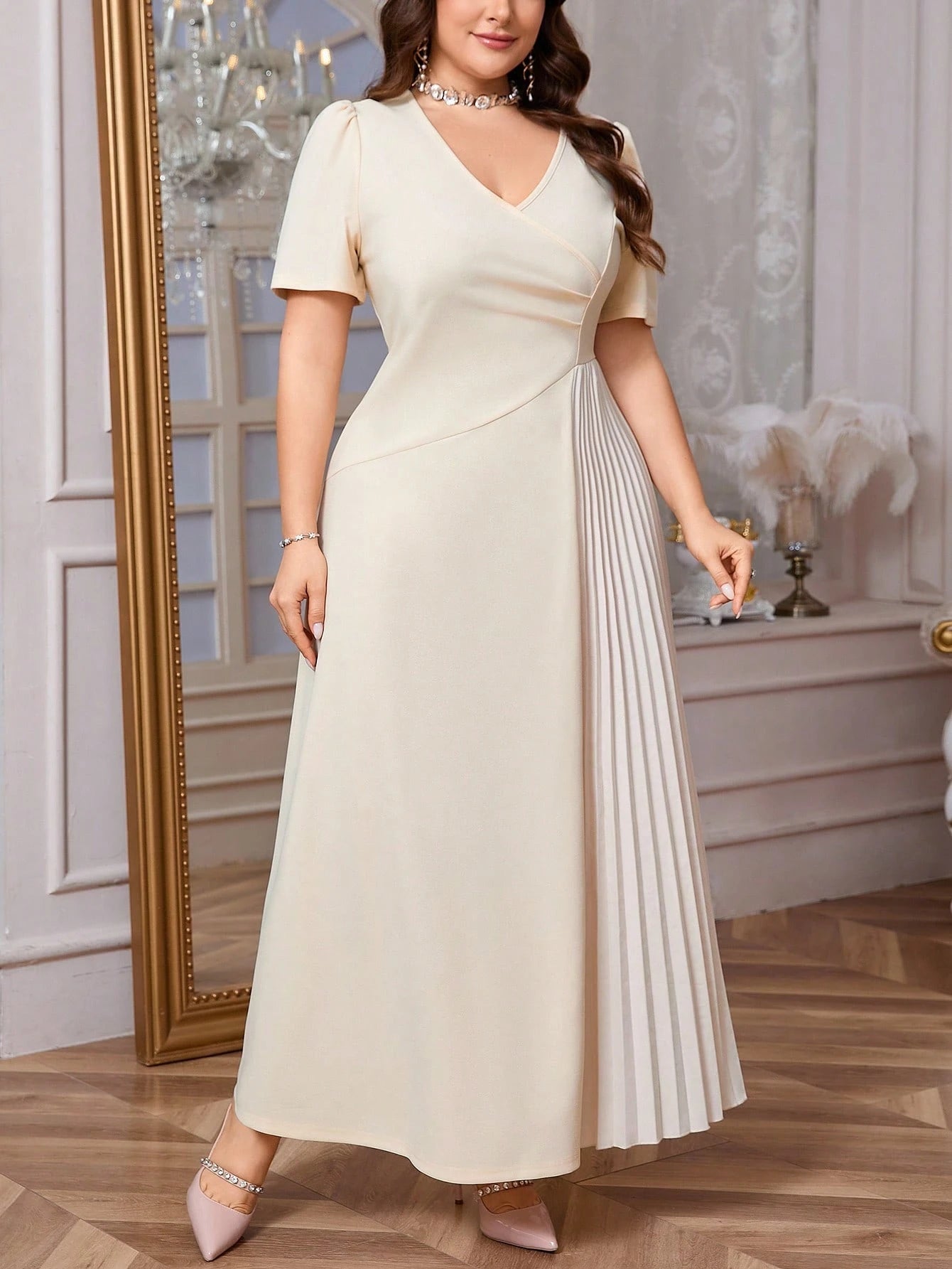 Vestido Plus Size Longo Elegante Plissado