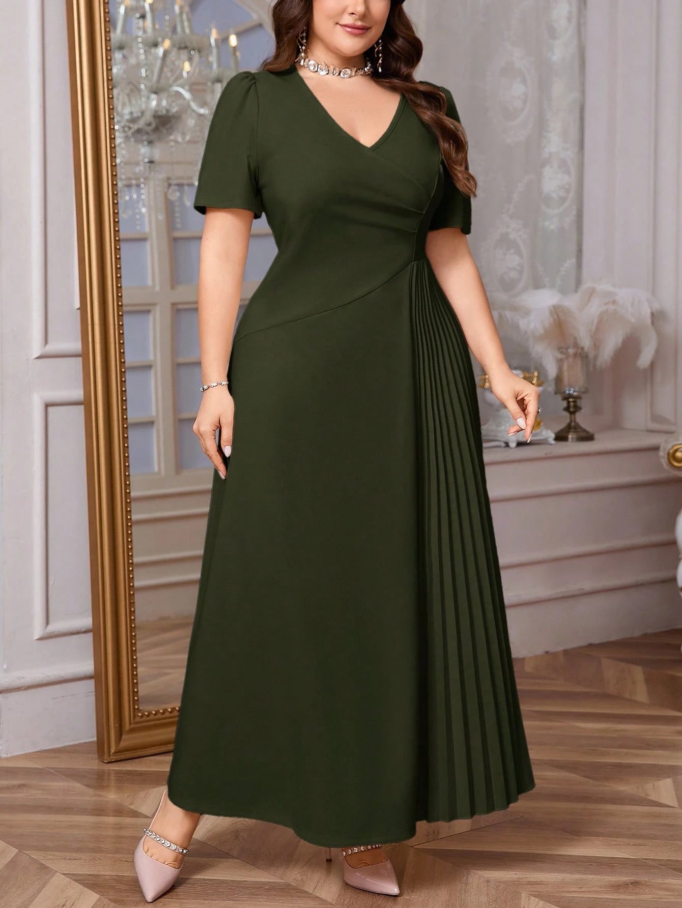 Vestido Plus Size Longo Elegante Plissado