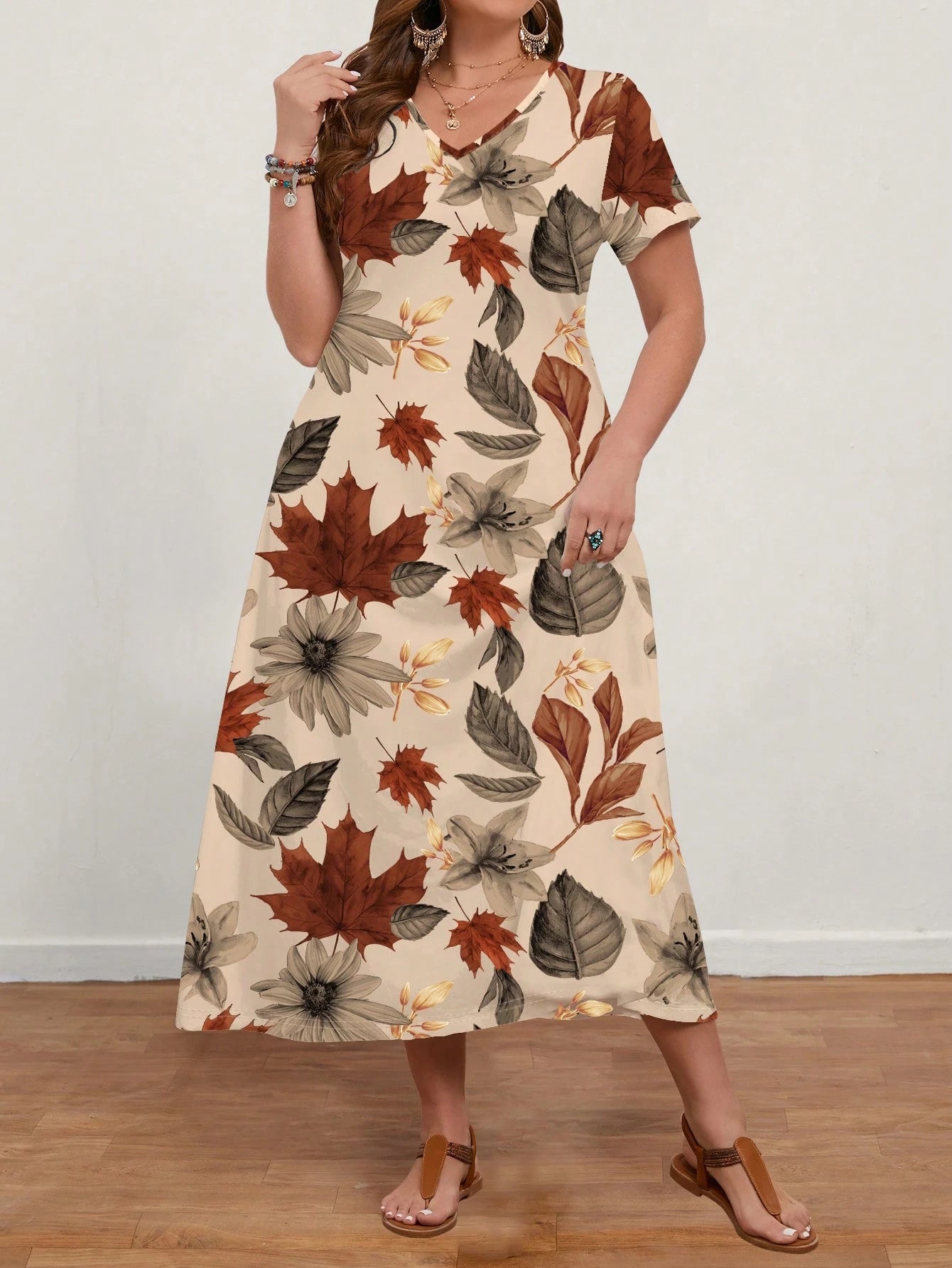 Vestido Plus Size Longo Floral Decote V