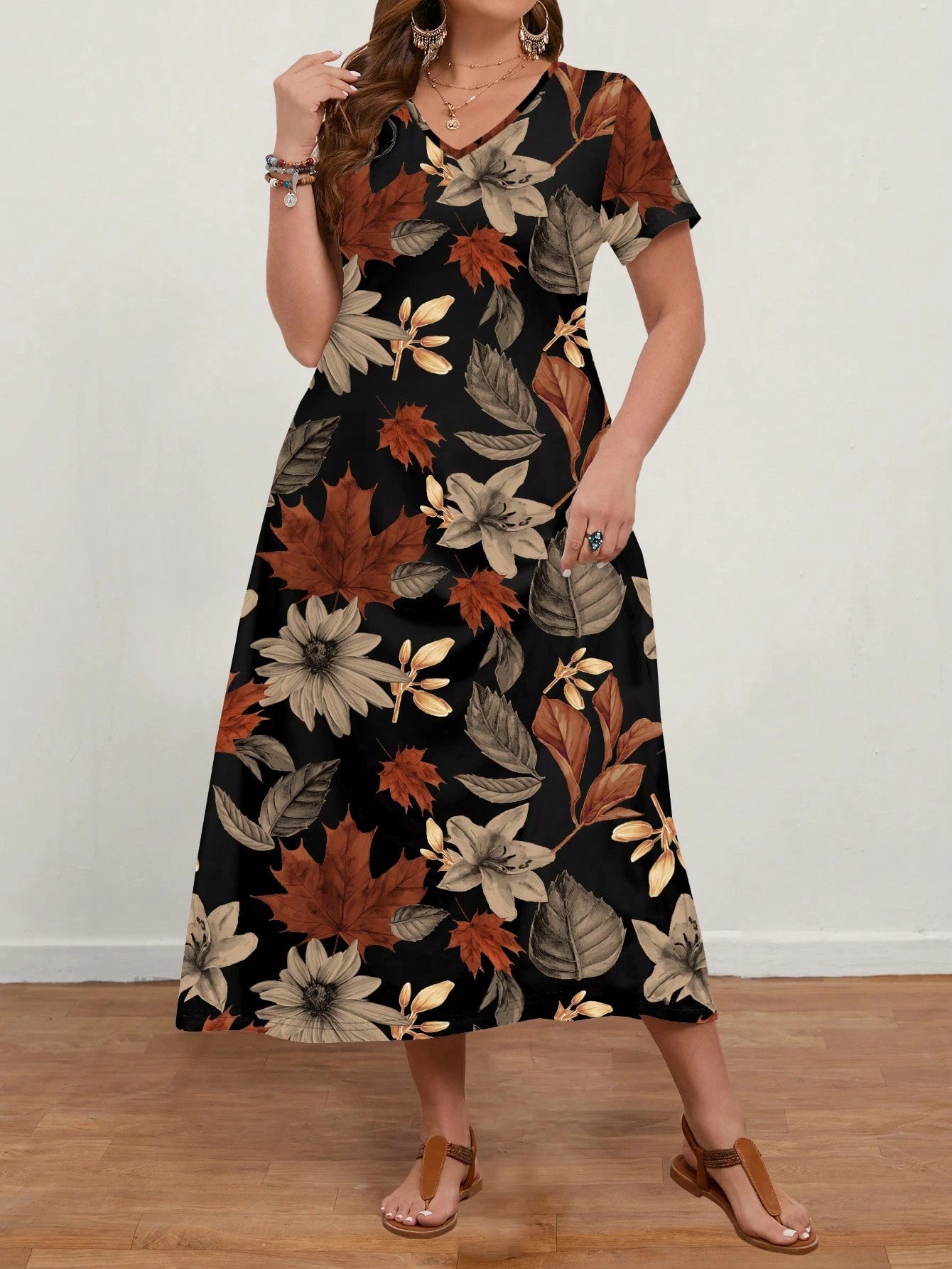 Vestido Plus Size Longo Floral Decote V