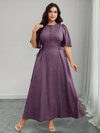 Vestido Plus Size Longo com Amarração na Cintura