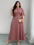 Vestido Plus Size Longo com Amarração na Cintura