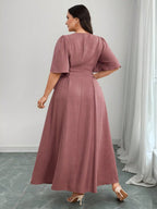 Vestido Plus Size Longo com Amarração na Cintura