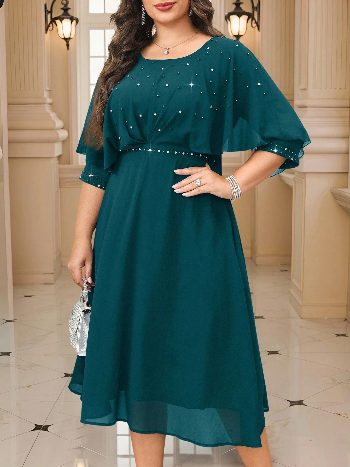 Vestido Plus Size Midi Festa com Brilho em Chiffon