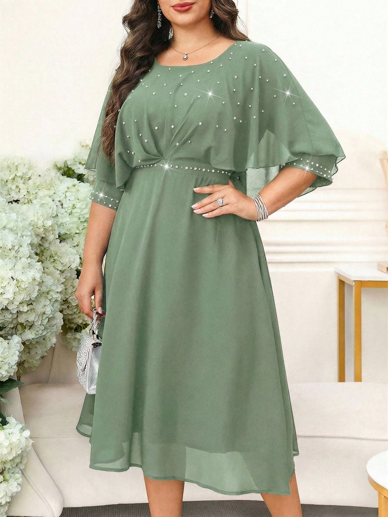 Vestido Plus Size Midi Festa com Brilho em Chiffon