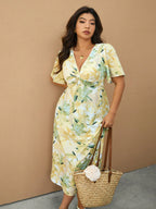 Vestido Plus Size Midi Floral Decote V