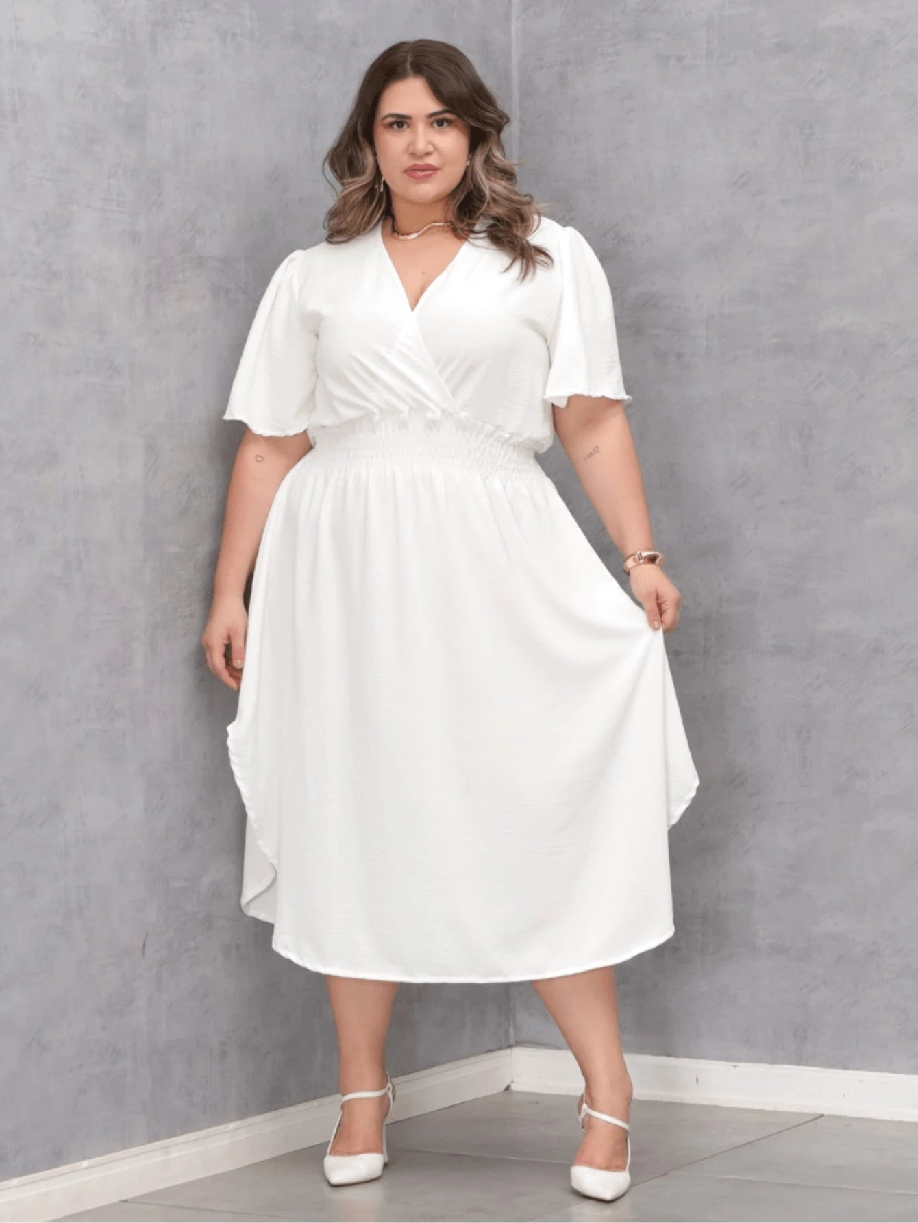 Vestido Plus Size Midi Transpassado Manga Curta