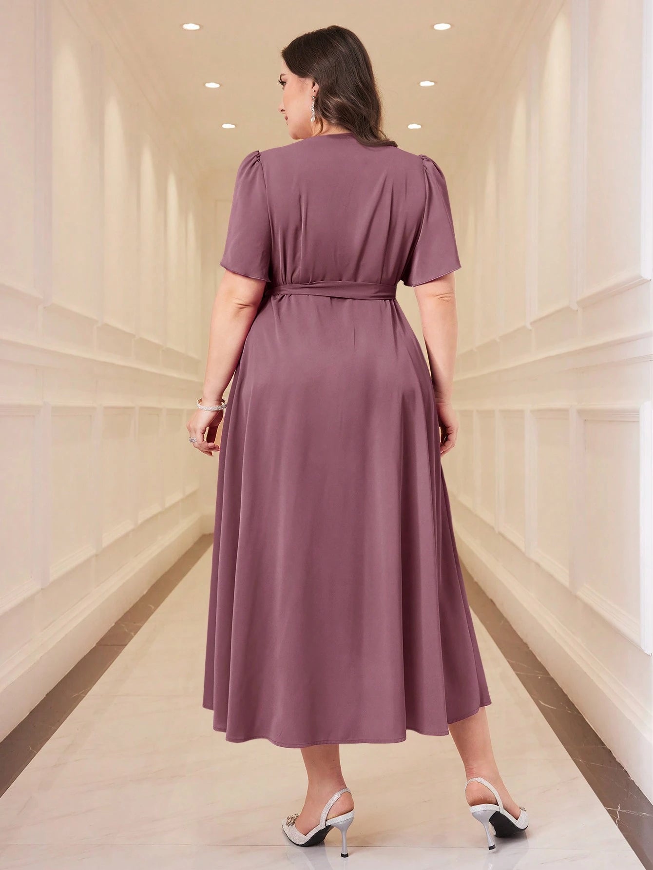 Vestido Plus Size Social Midi Transpassado